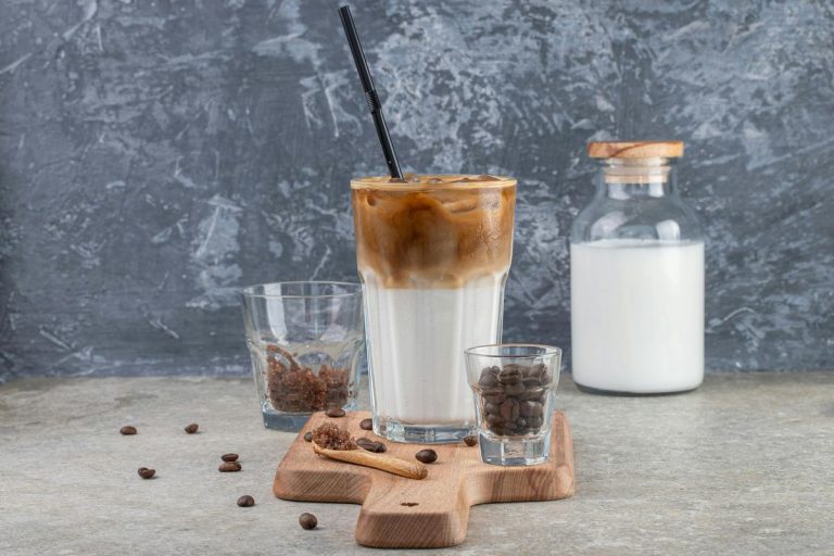 Jaga Kesehatan Saat Puasa- Jangan Terlalu Banyak Minum Kopi